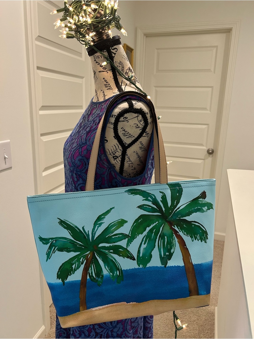 New Kate Spade I need a vacation tote. Gorgeous bag. - Picture 3 of 14